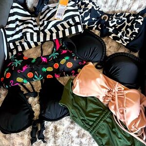 7 Women's Bathing Suit Tops sz med-large